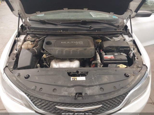 Продаж на аукціоні авто 2015 Chrysler 200 Limited, vin: 1C3CCCAB3FN748277, номер лоту: 42518607