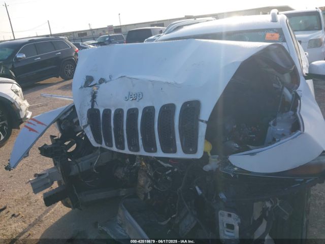 1C4PJMCS9EW247554 Jeep Cherokee Latitude
