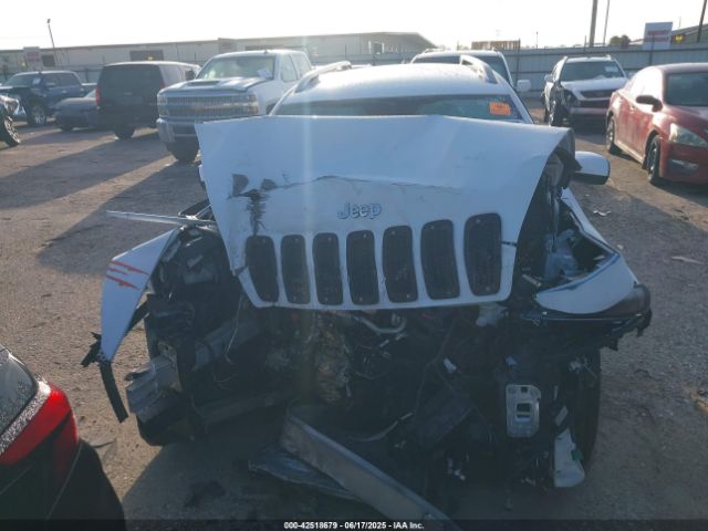 1C4PJMCS9EW247554 Jeep Cherokee Latitude