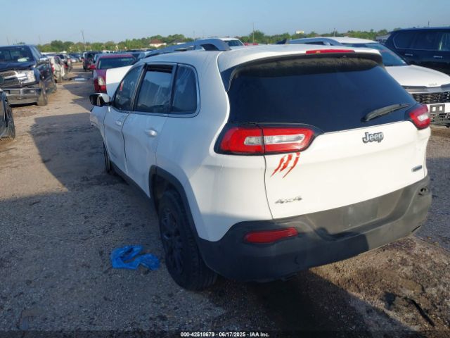 1C4PJMCS9EW247554 Jeep Cherokee Latitude