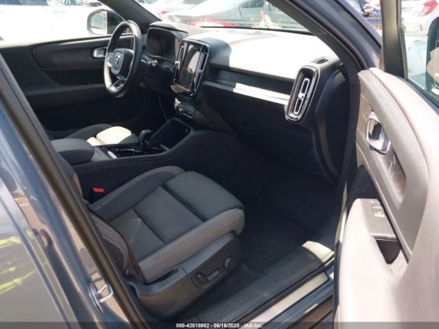 2023 VOLVO XC40 RECHARGE PURE ELECTRIC YV4ED3UM9P2004004 Photo 4