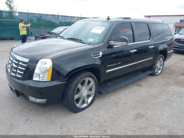 2011 CADILLAC ESCALADE ESV 1GYS4JEF6BR302370 Photo 1