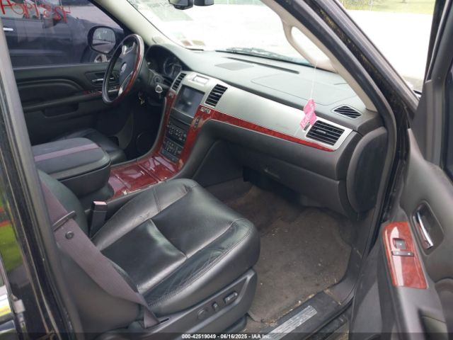 2011 CADILLAC ESCALADE ESV 1GYS4JEF6BR302370 Photo 4