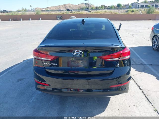 5NPD84LF2HH024381 Hyundai 2017