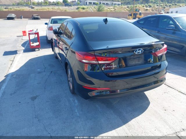 5NPD84LF2HH024381 Hyundai 2017