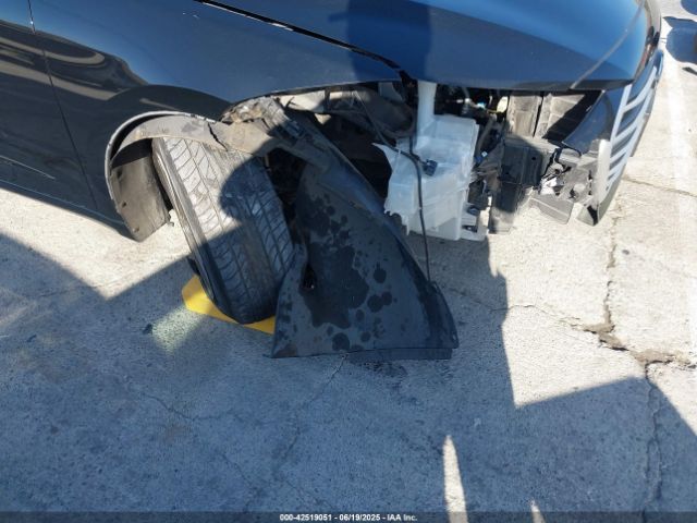 5NPD84LF2HH024381 Hyundai 2017