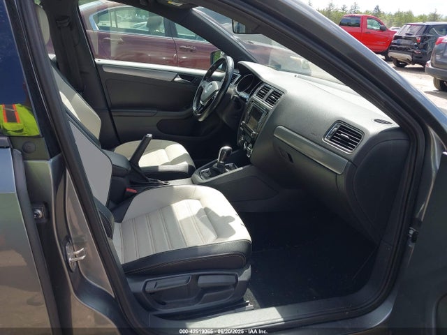 3VWD17AJ7GM392686 Volkswagen 1.8t