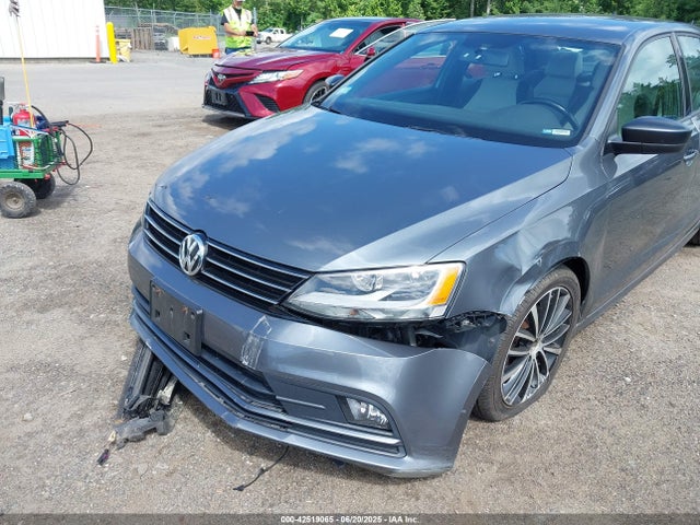3VWD17AJ7GM392686 Volkswagen 1.8t