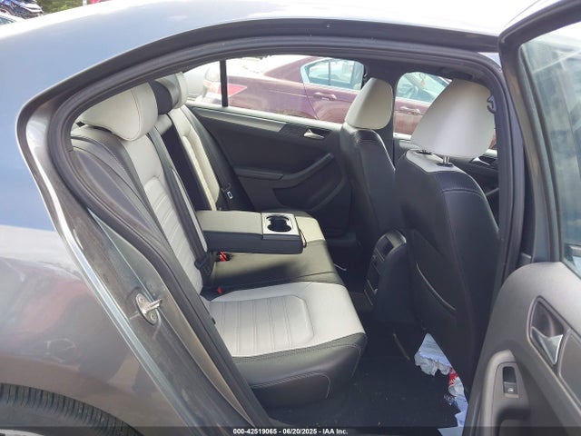 3VWD17AJ7GM392686 Volkswagen 1.8t