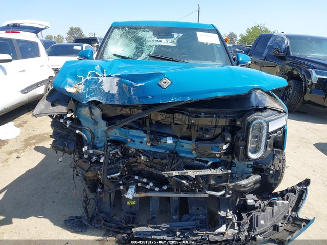 7FCTGAAA9PN022916 Rivian r1t