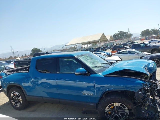 7FCTGAAA9PN022916 Rivian r1t
