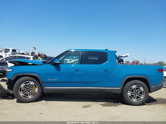 7FCTGAAA9PN022916 Rivian r1t