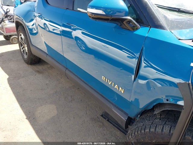 7FCTGAAA9PN022916 Rivian r1t