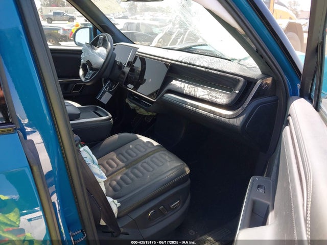 7FCTGAAA9PN022916 Rivian r1t