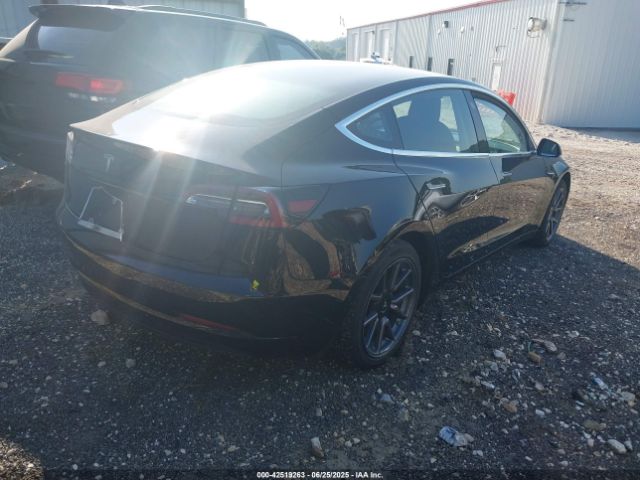 2018 TESLA MODEL 3 5YJ3E1EA5JF156320 Photo 3