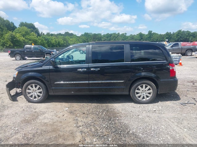 2C4RC1BG6FR728113 Chrysler Town and Country