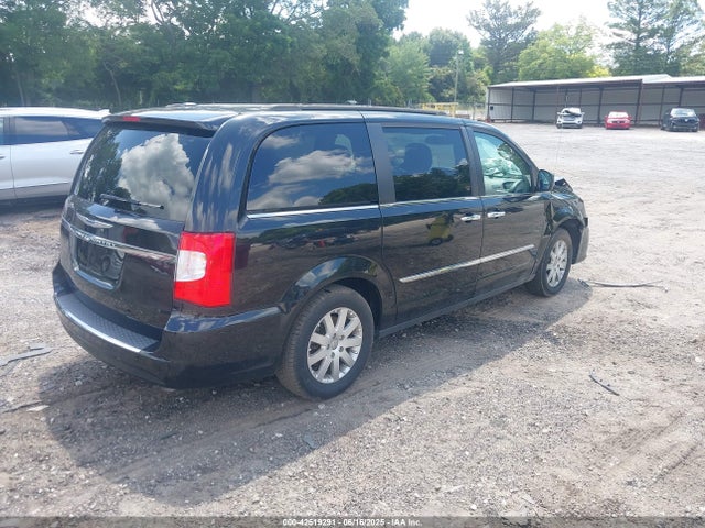 2C4RC1BG6FR728113 Chrysler Town and Country
