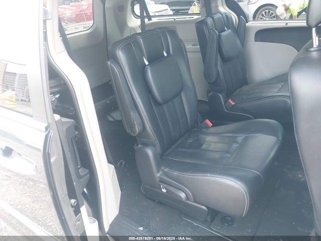 2C4RC1BG6FR728113 Chrysler Town and Country