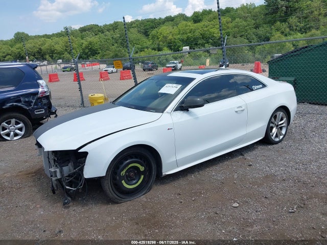 2009 AUDI A5 WAUDK78T39A032206 Photo 1