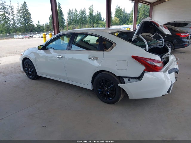 1N4AL3AP5JC136381 Nissan 2018
