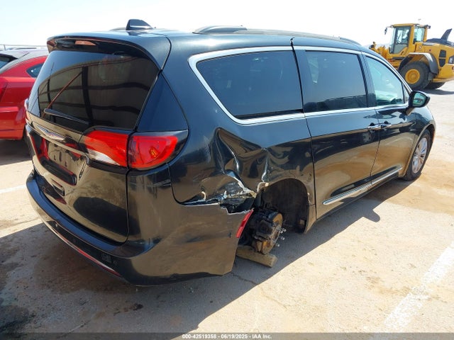 Chrysler Pacifica 2017 2C4RC1BG8HR613239 Image 4
