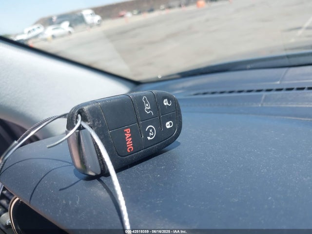 1C4RJFJT0HC749360 Jeep 2017