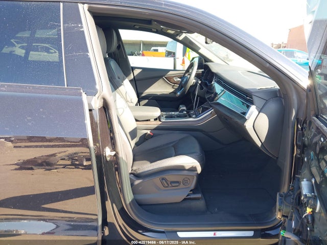 2019 AUDI Q8 WA1EVAF16KD036178 Photo 4