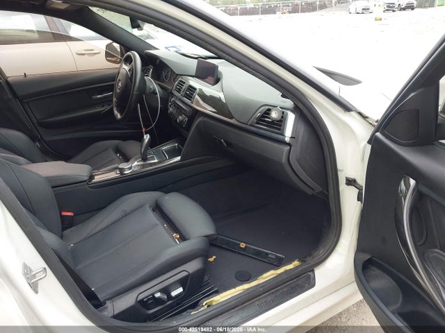 BMW 320i 2018 WBA8E1G55JNU89900 Image 5