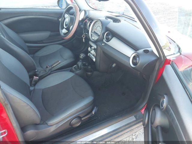 2010 MINI COOPER WMWMF3C59ATZ66935 Photo 4