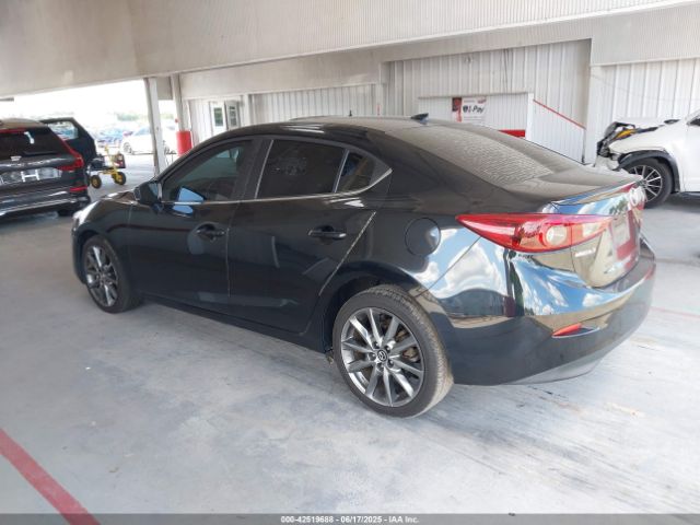2018 MAZDA MAZDA3 3MZBN1W30JM174177 Photo 2