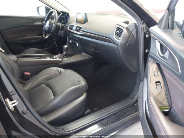 2018 MAZDA MAZDA3 3MZBN1W30JM174177 Photo 4