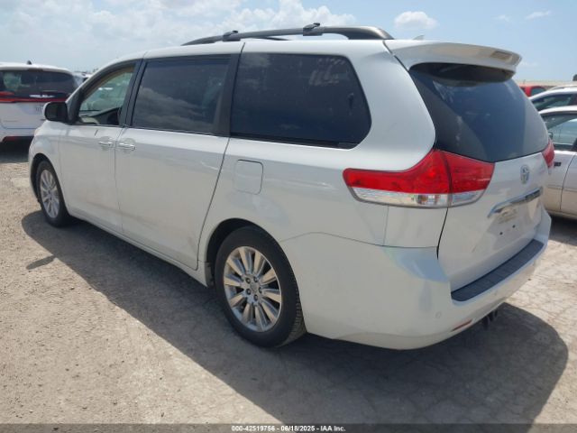 2011 TOYOTA SIENNA 5TDYK3DC5BS037533 Photo 2