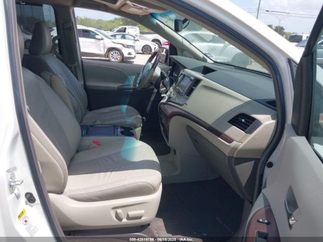 2011 TOYOTA SIENNA 5TDYK3DC5BS037533 Photo 4