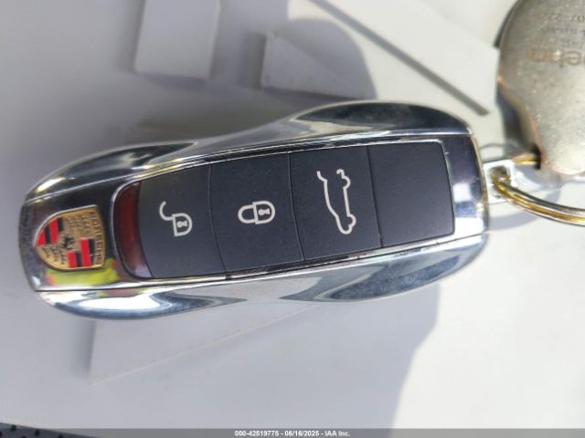 2018 PORSCHE MACAN WP1AA2A53JLB03015 Photo 10