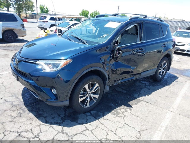 Toyota 2ar-fe 2017 2T3RFREV5HW563485 Image 2