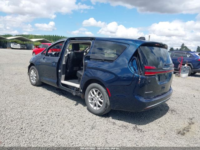 2024 CHRYSLER PACIFICA 2C4RC1BGXRR186924 Photo 2