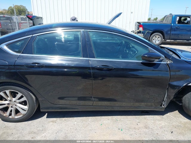 1C3CCCAB6GN131683 Chrysler 2016