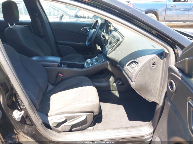 1C3CCCAB6GN131683 Chrysler 2016