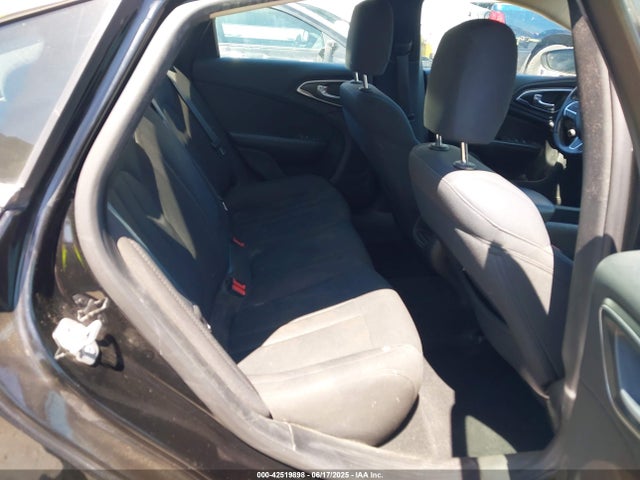 1C3CCCAB6GN131683 Chrysler 2016