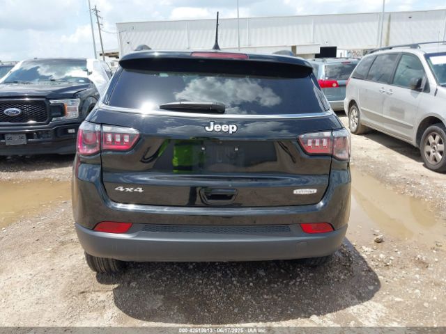 3C4NJDBN4RT607618 Jeep Compass Latitude 4x4