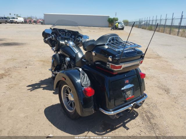 2011 HARLEY-DAVIDSON FLHTCUTG 1HD1MAM17BB851591 Photo 2