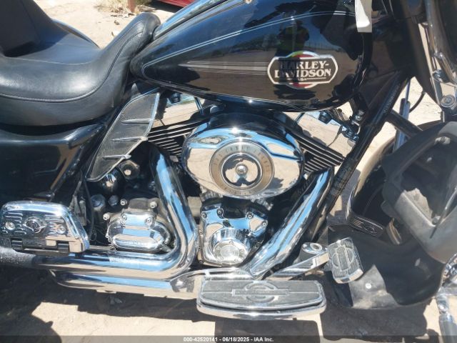 2011 HARLEY-DAVIDSON FLHTCUTG 1HD1MAM17BB851591 Photo 7