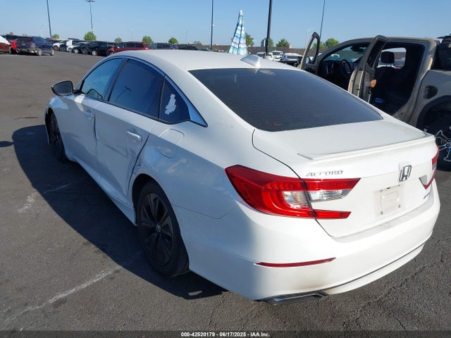 Honda l15be 2018 1HGCV1F3XJA225237 Image 3