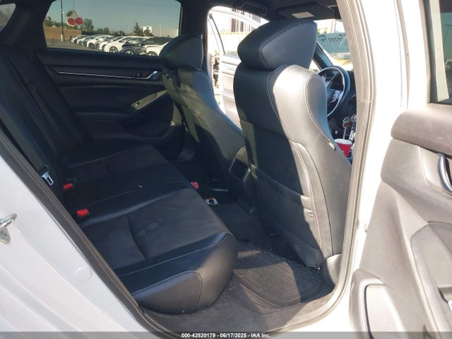 Honda l15be 2018 1HGCV1F3XJA225237 Image 8