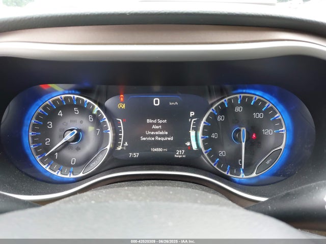 2C4RC1BGXJR338043 Chrysler 2018