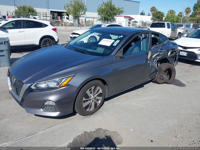 Nissan 2020 2020 1N4BL4BV9LC223162 Image 2