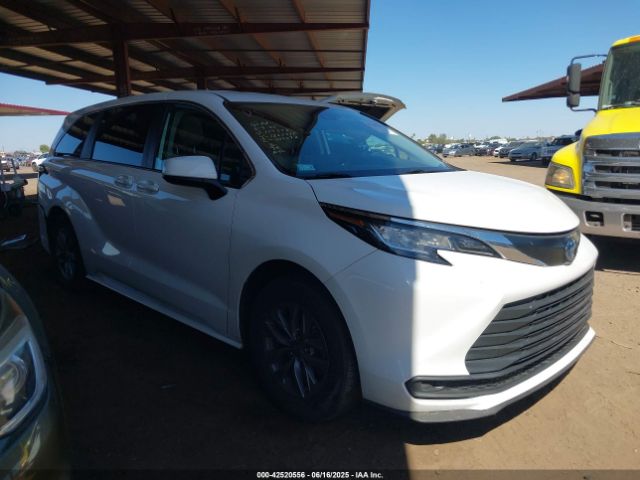 2022 TOYOTA SIENNA 5TDKRKEC4NS119378