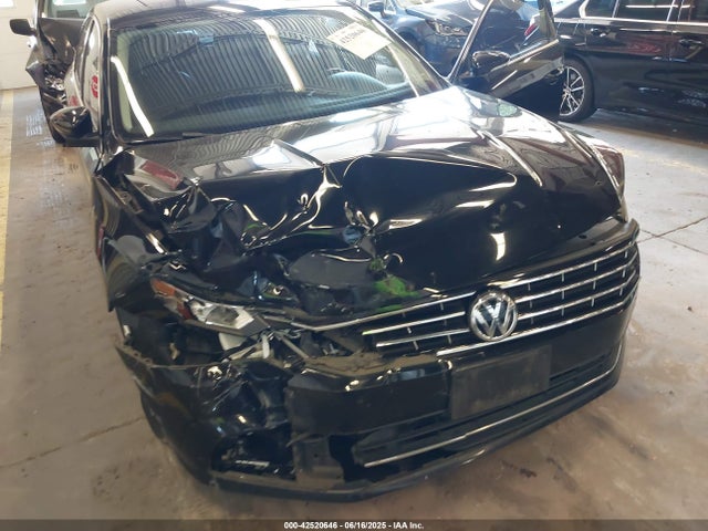 1VWBT7A37GC056637 Volkswagen 2016