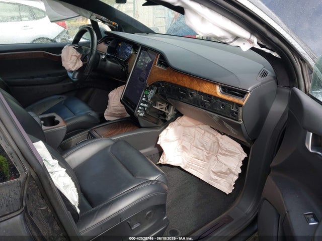 2019 TESLA MODEL X 5YJXCAE20KF152371 Photo 4