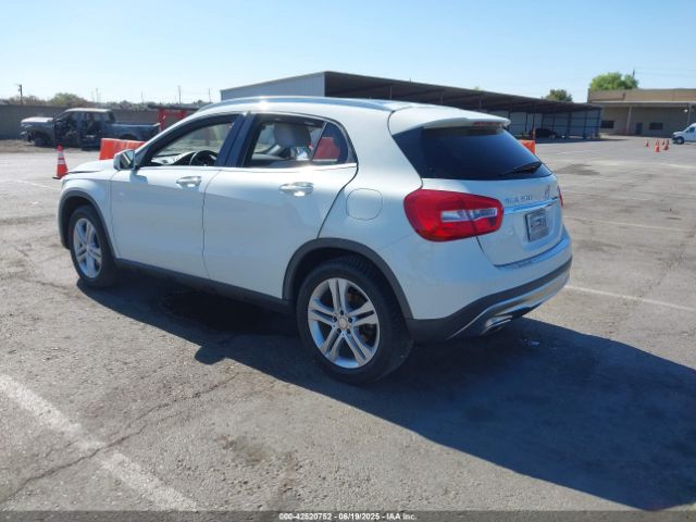 2015 MERCEDES-BENZ GLA 250 WDCTG4GB2FJ149546 Photo 2